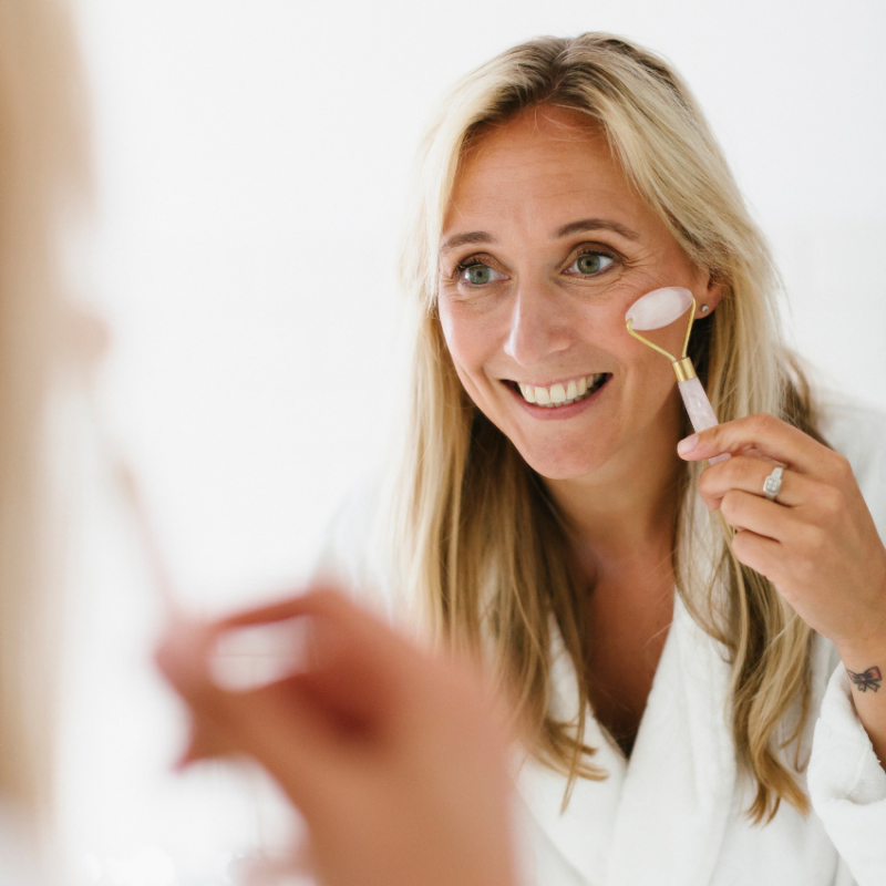 Pink Crystal Facial Roller-Natural Self-Schoonheidsinstituut Leanne Paulissen #tint_
